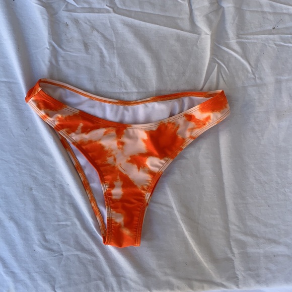 Medium orange tie dye bikini top and bottom - Picture 3 of 4